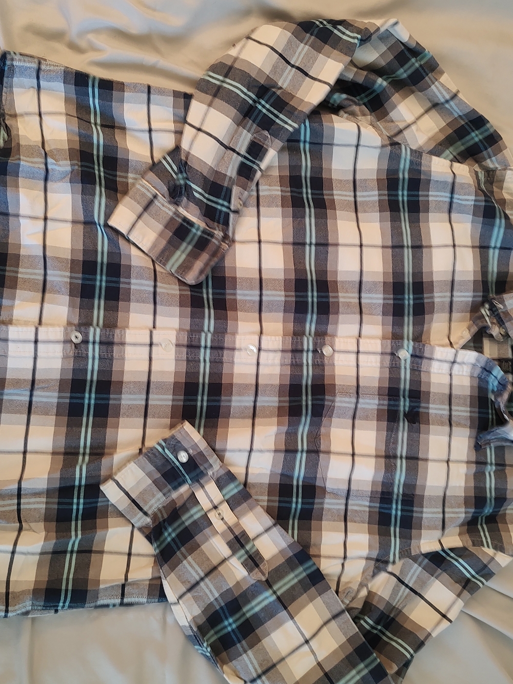 American Eagle Outfitters Plaid Button-Down Shirt in White, Gray & Blue